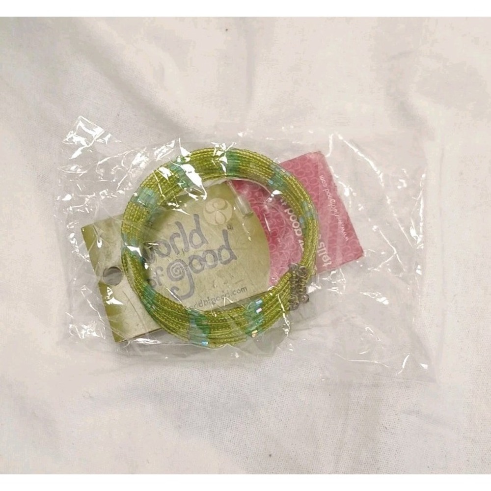 World of good; Beaded Bracelet, green, new in package